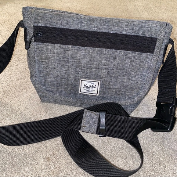 Herschel Supply Co. Grade Messenger Mini Bag Gray Crossbody‎ purse - Picture 16 of 16